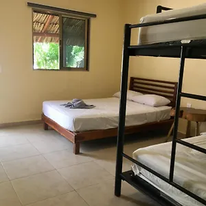 https://lahar-downtown-bacalar.quintano-roohotels.com