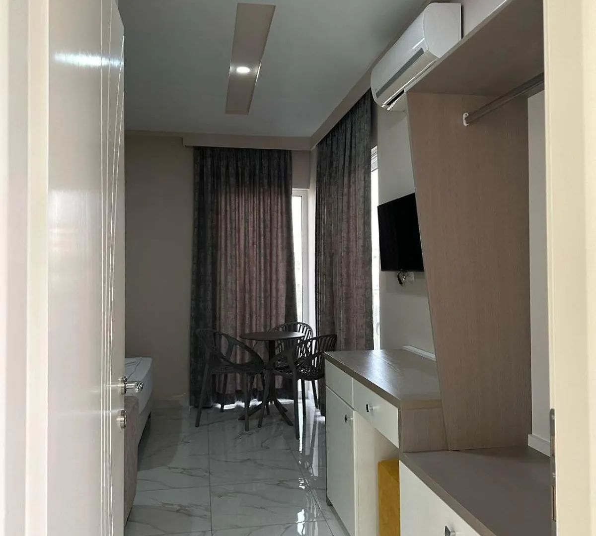Summer Gate Hotel Ksamil